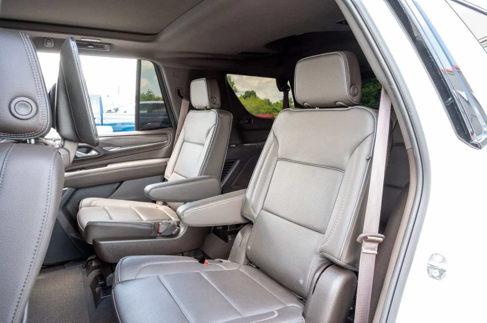 Used 2024 GMC Yukon Denali w/ Denali Reserve Package AWD/4WD image 43