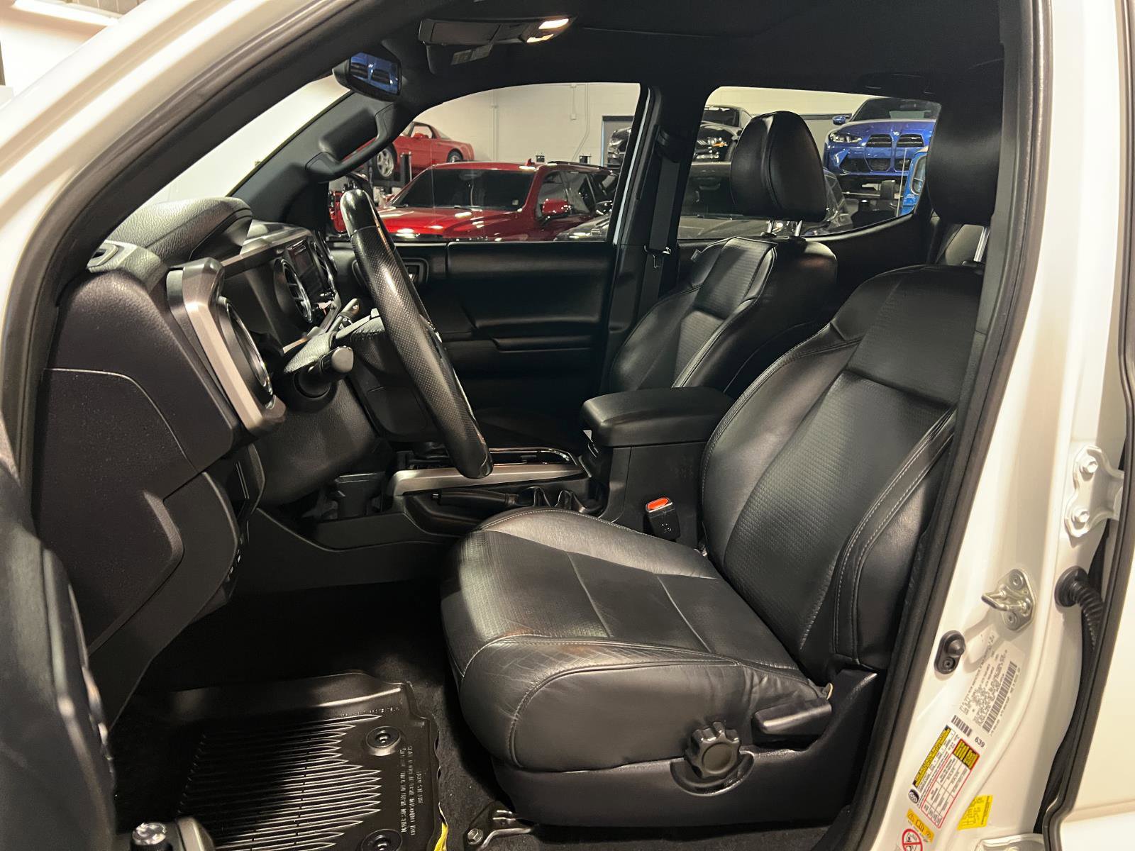 Used 2018 Toyota Tacoma Limited AWD/4WD image 9