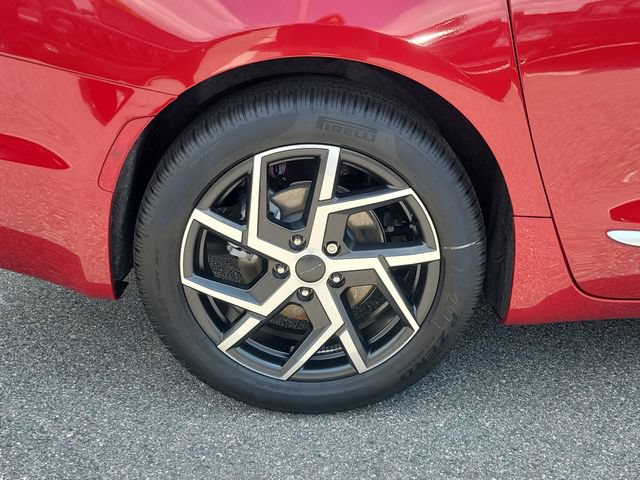 New 2027 Chrysler Pacifica Pinnacle w/ Theater Group FWD image 5