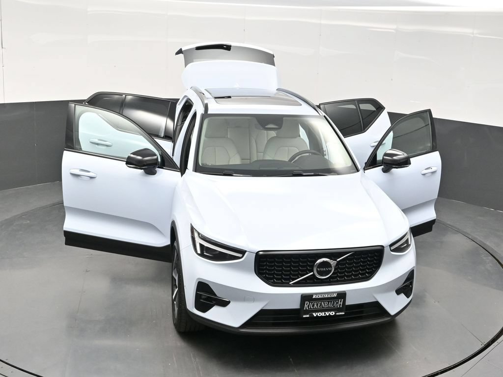 New 2026 Volvo XC40 B5 Plus w/ Protection Package Premier AWD/4WD image 39