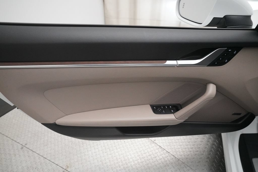 Certified 2025 Porsche 911 Carrera RWD image 10