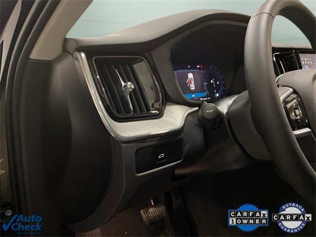 Used 2025 Volvo XC60 B5 Plus image 28