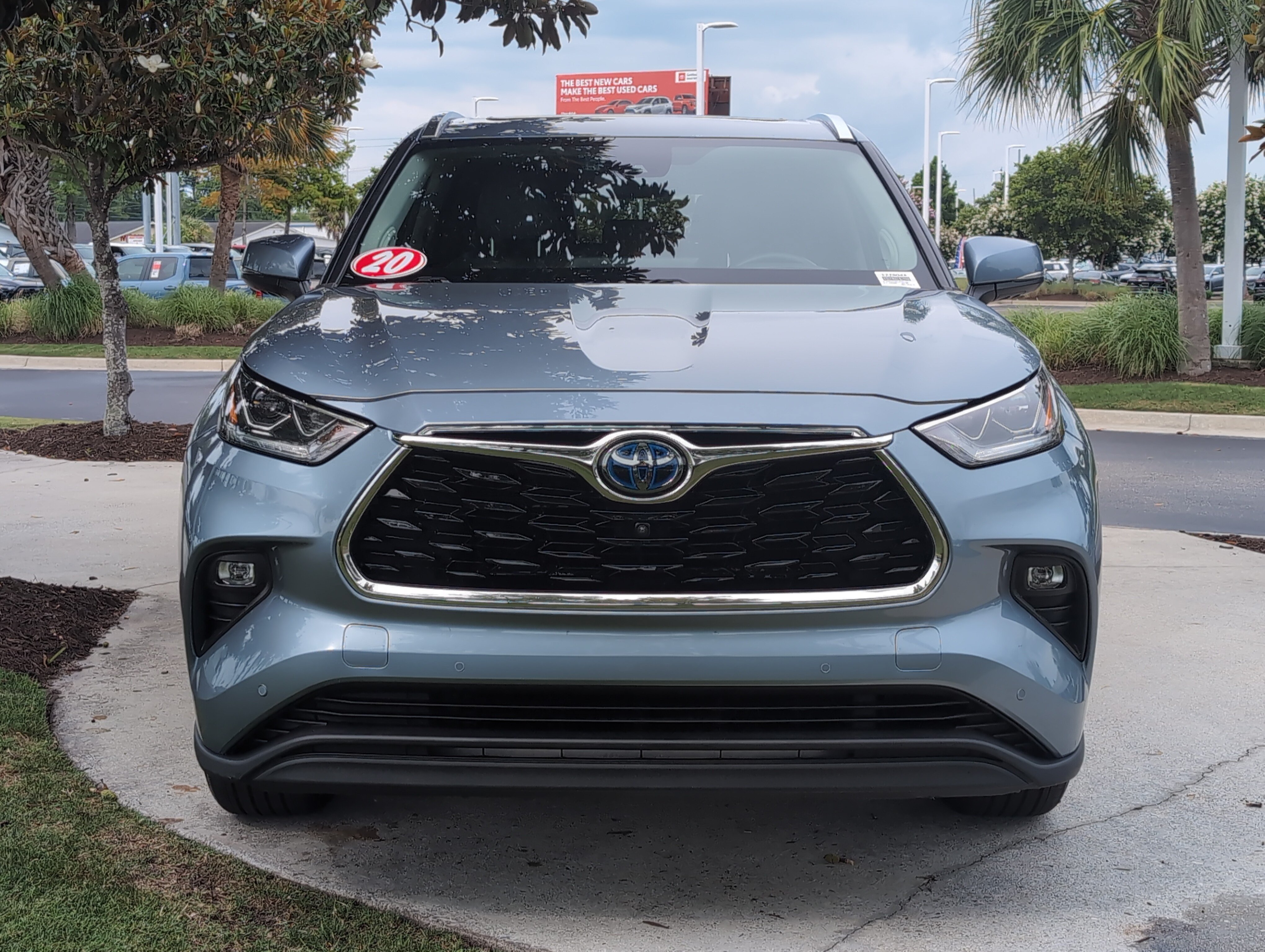 Used 2020 Toyota Highlander Limited FWD image 3