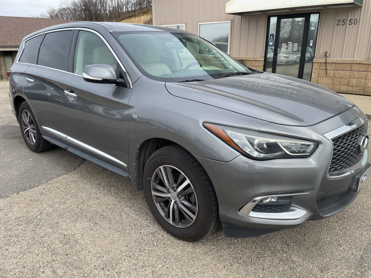 Used 2018 INFINITI QX60 Luxe image 2