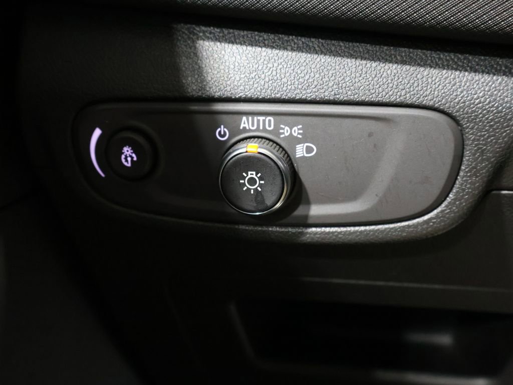 Used 2025 Chevrolet TrailBlazer LT image 32