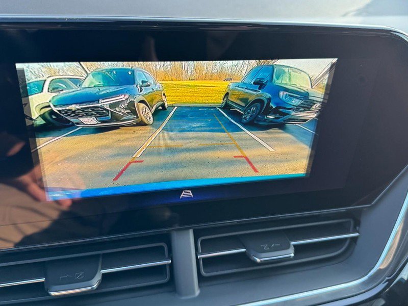 New 2026 Chevrolet Trax RS w/ Sunroof Package image 15