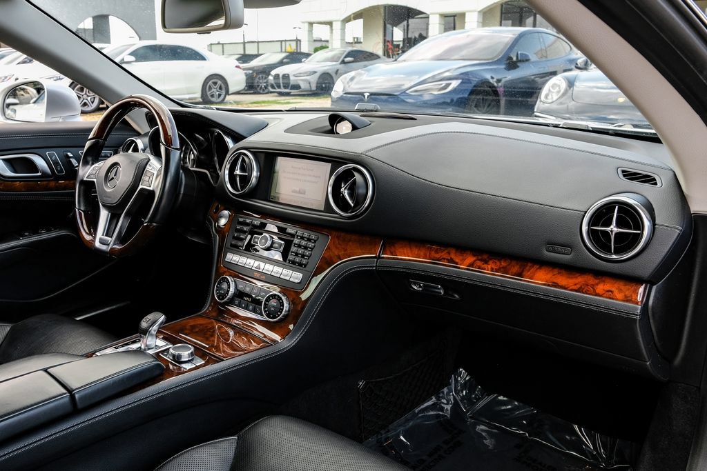 Used 2014 Mercedes-Benz SL 550 image 8