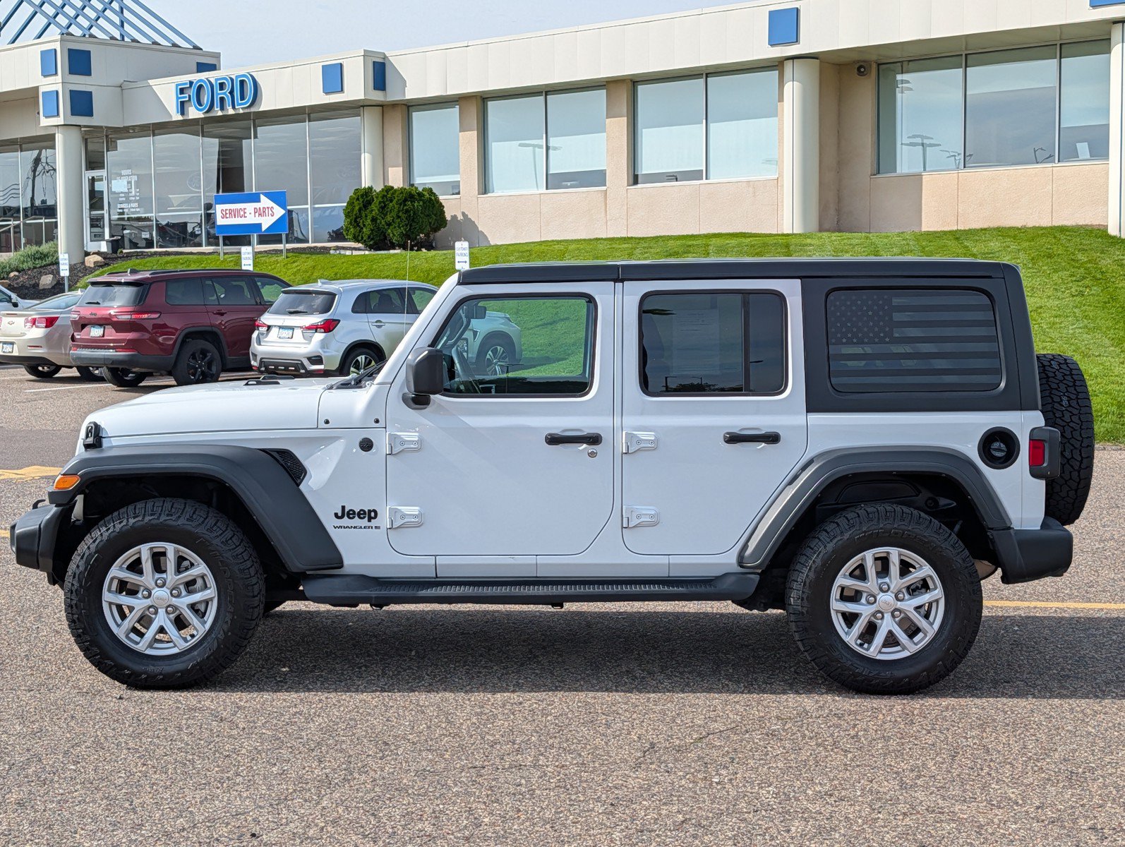 Used 2023 Jeep Wrangler Unlimited Sport AWD/4WD image 2