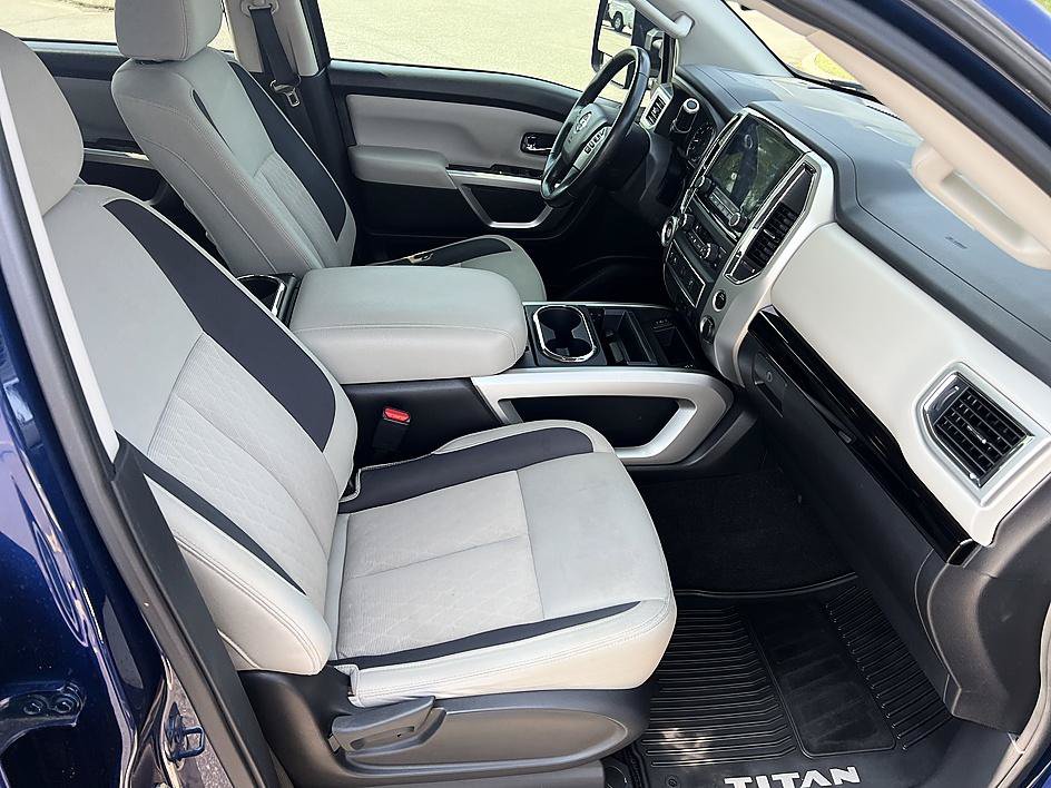 Used 2020 Nissan Titan SV w/ SV Convenience Package RWD image 17