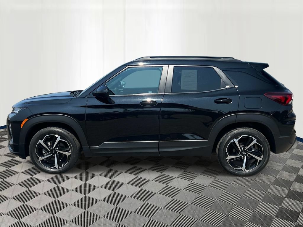 Used 2023 Chevrolet TrailBlazer RS w/ Sun and Liftgate Package AWD/4WD image 2