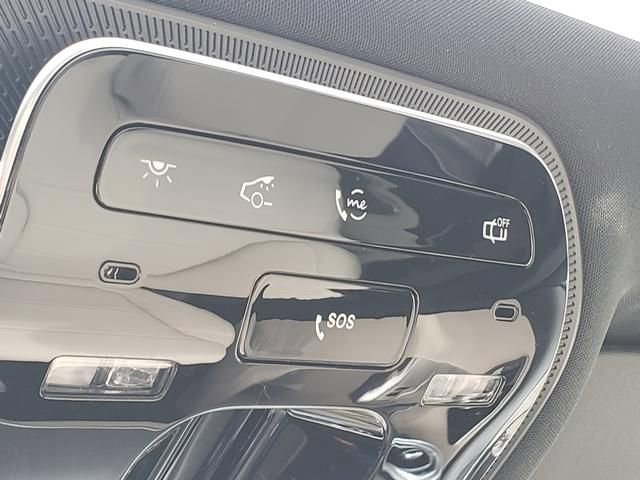 Used 2025 Mercedes-Benz GLC 300 4MATIC image 28