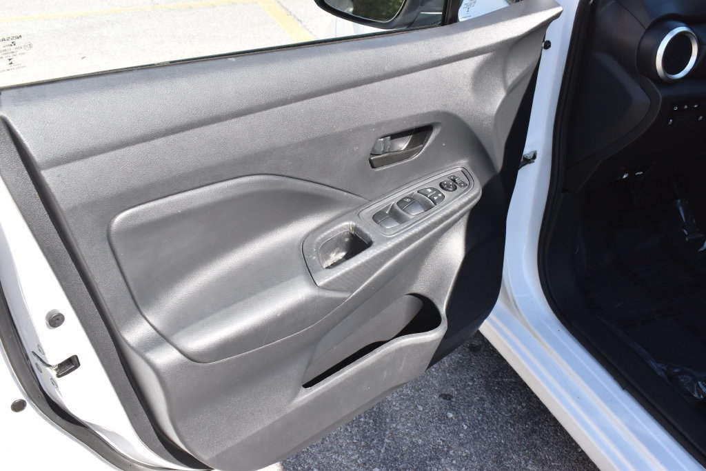 Used 2025 Nissan Versa S FWD image 14