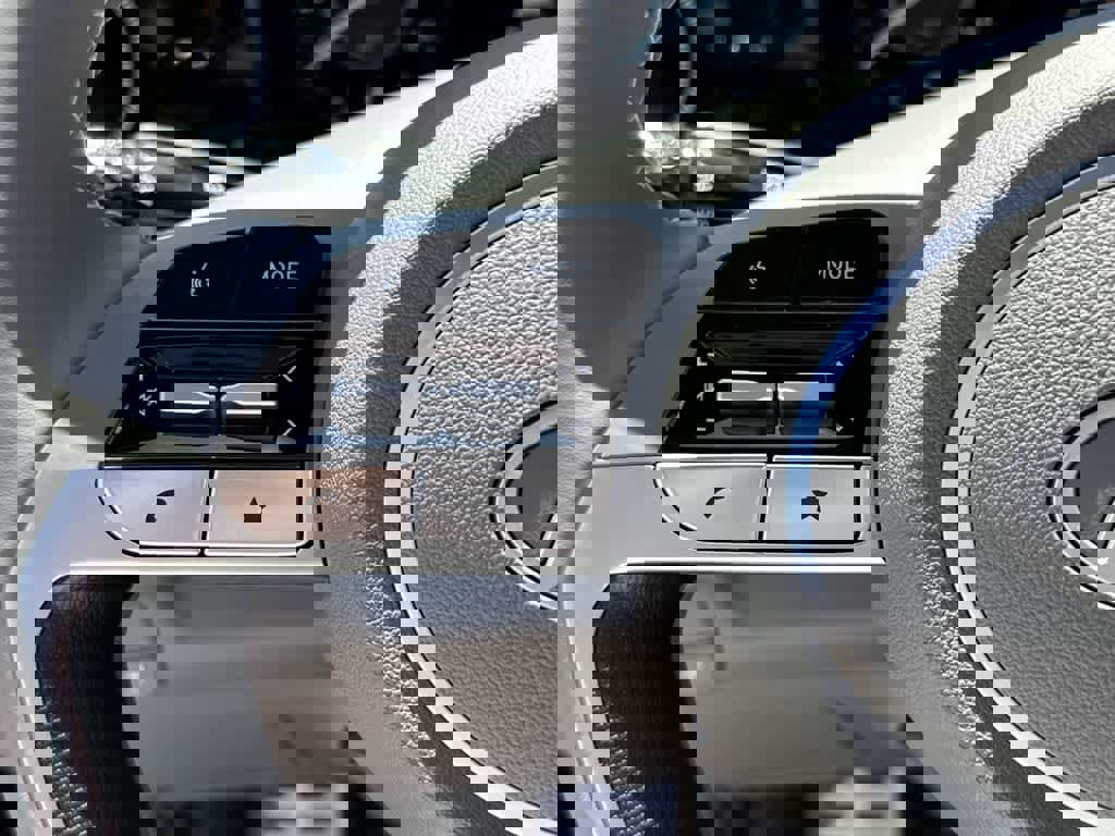 New 2025 Hyundai Elantra SEL image 23