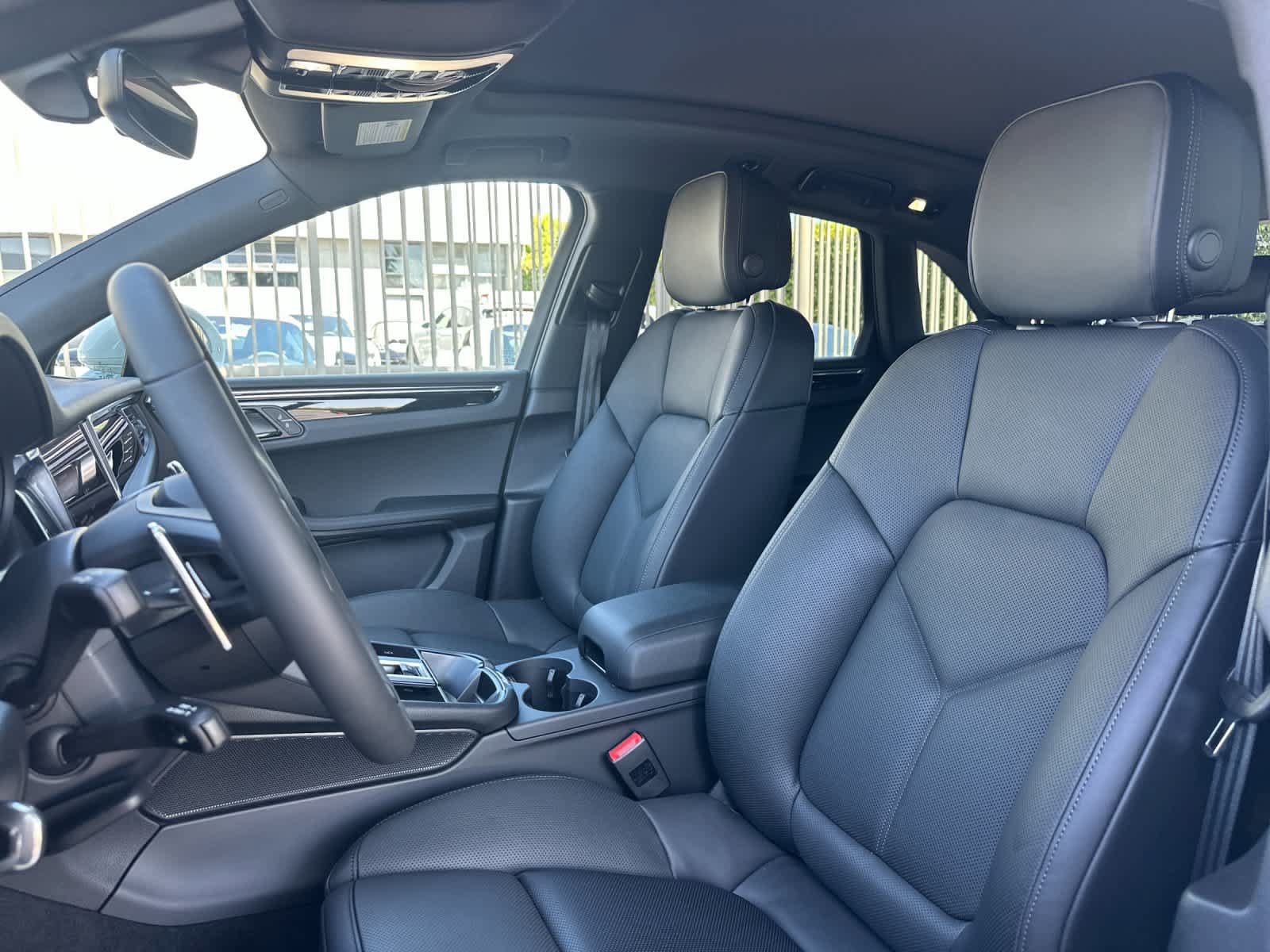 New 2026 Porsche Macan S AWD/4WD image 5