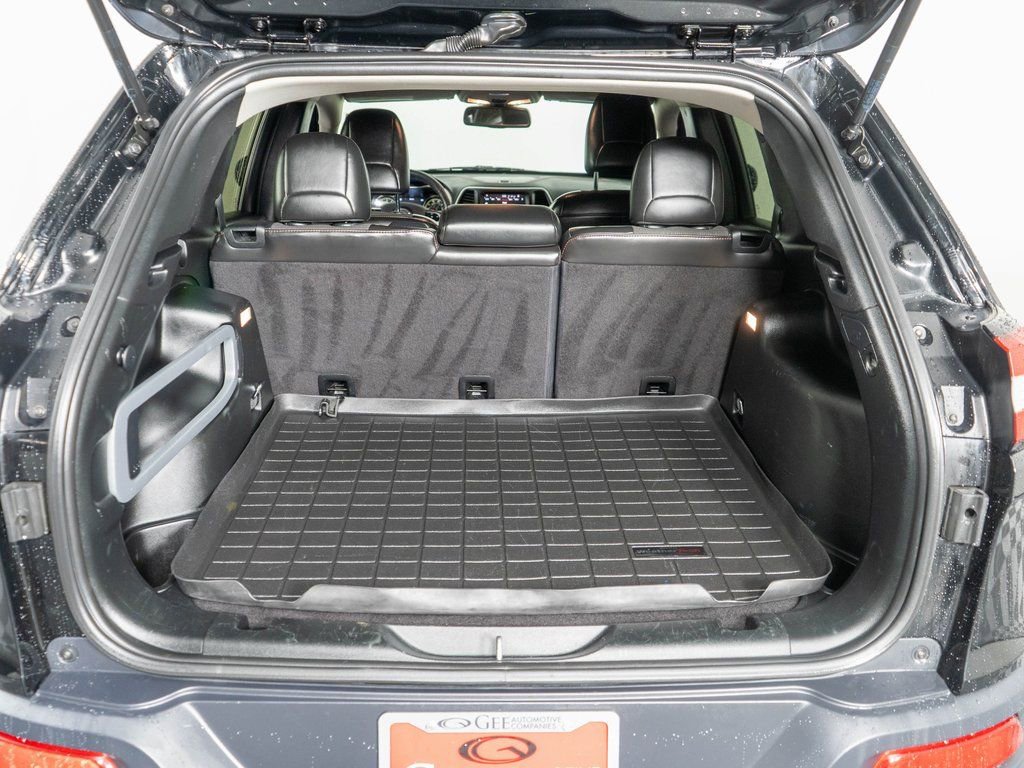 Used 2018 Jeep Cherokee Trailhawk w/ Cold Weather Group image 27