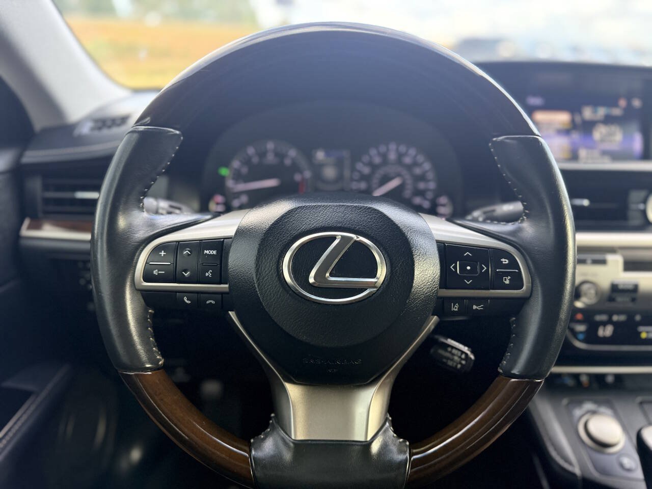 Used 2017 Lexus ES 350 FWD image 17