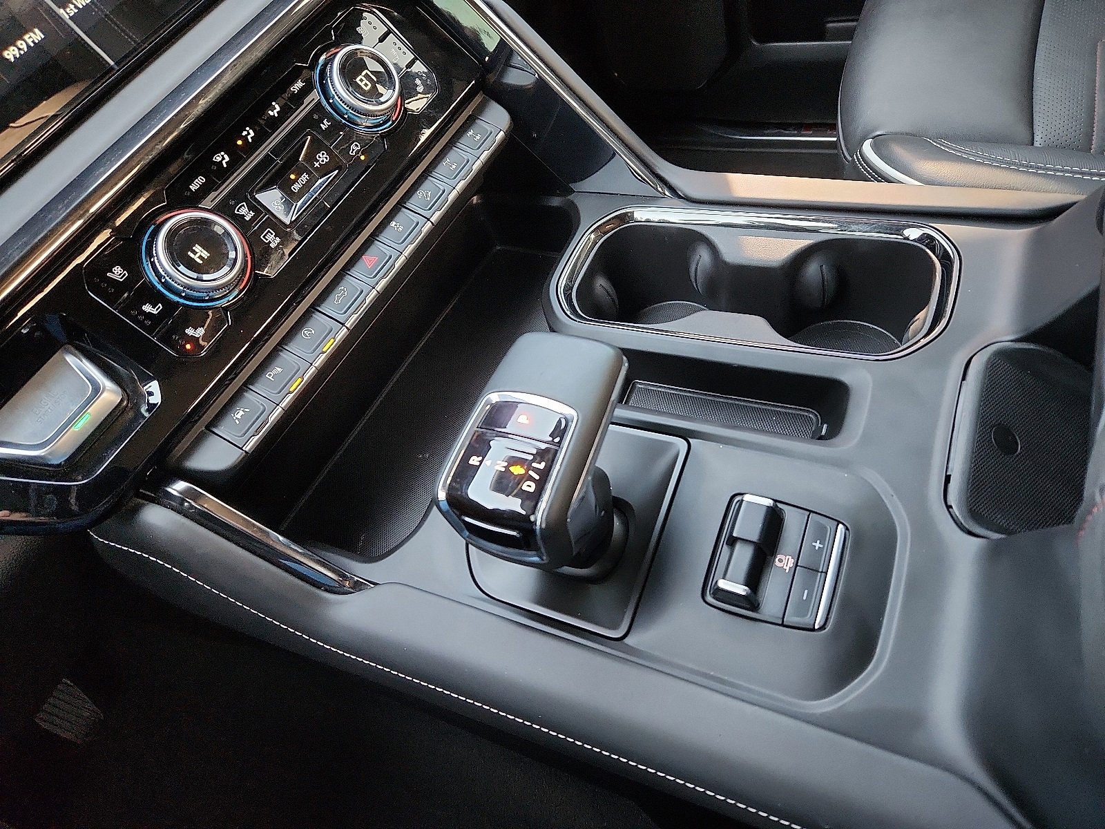 Used 2024 GMC Sierra 1500 AT4X image 25