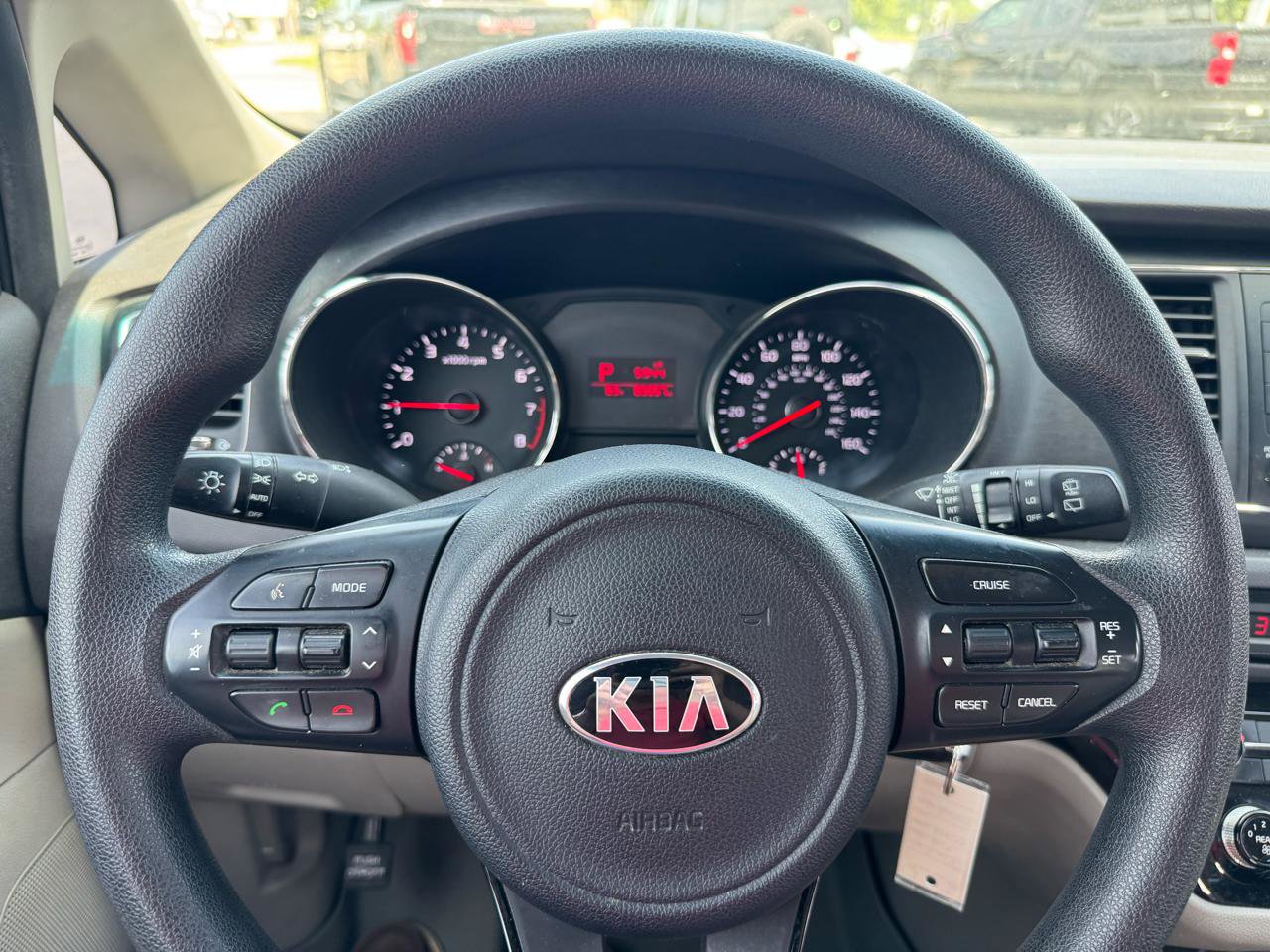 Used 2017 Kia Sedona L FWD image 17