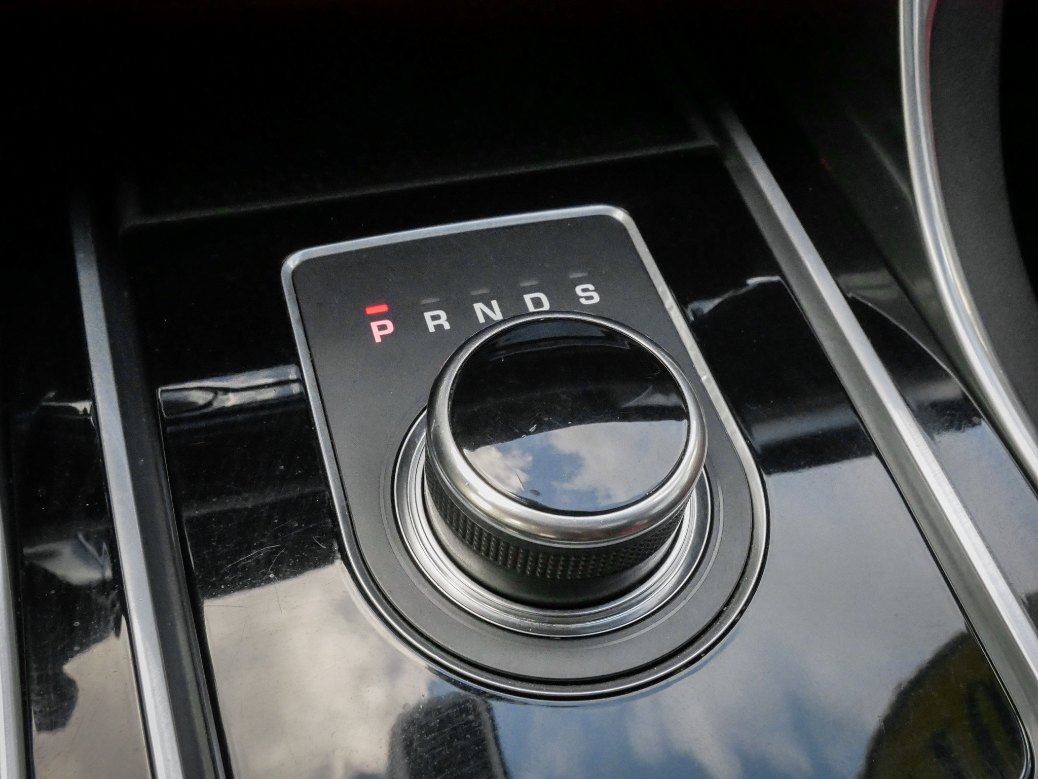 Used 2018 Jaguar XF R-Sport AWD/4WD image 26