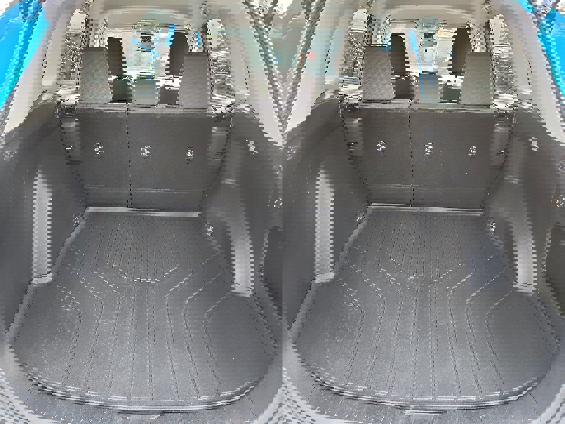 Used 2021 Toyota RAV4 XLE image 19