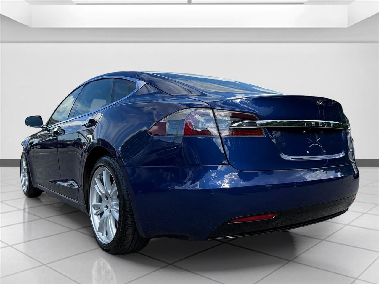 Used 2020 Tesla Model S Long Range AWD/4WD image 3