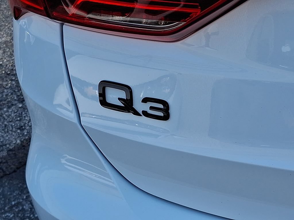 Certified 2024 Audi Q3 2.0T Premium AWD/4WD image 31