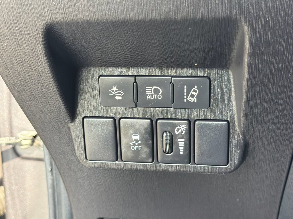 Used 2015 Toyota Prius V Five w/ Advanced Technology Package FWD image 19