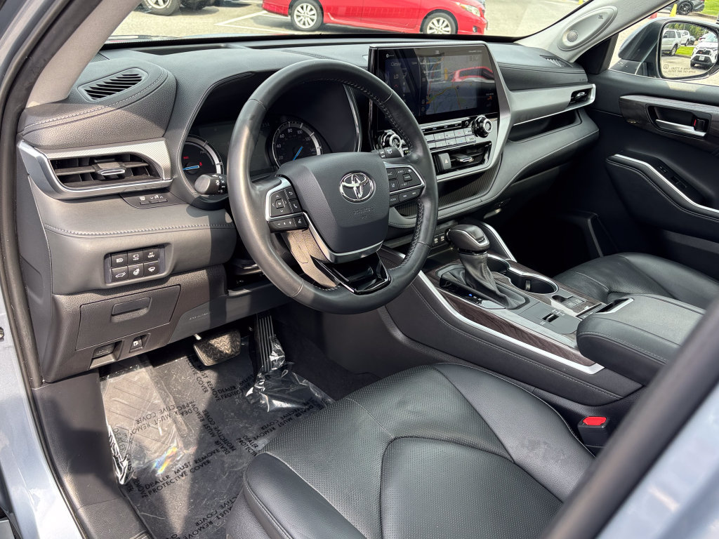 Certified 2021 Toyota Highlander Platinum AWD/4WD image 21