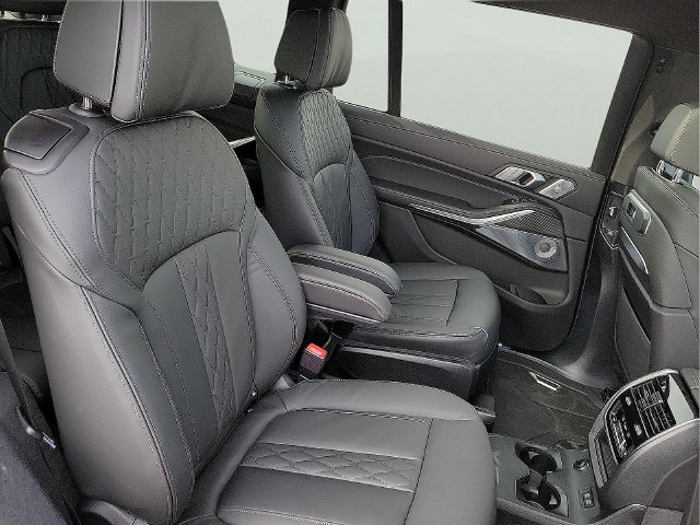 New 2027 BMW X7 M60i AWD/4WD image 16