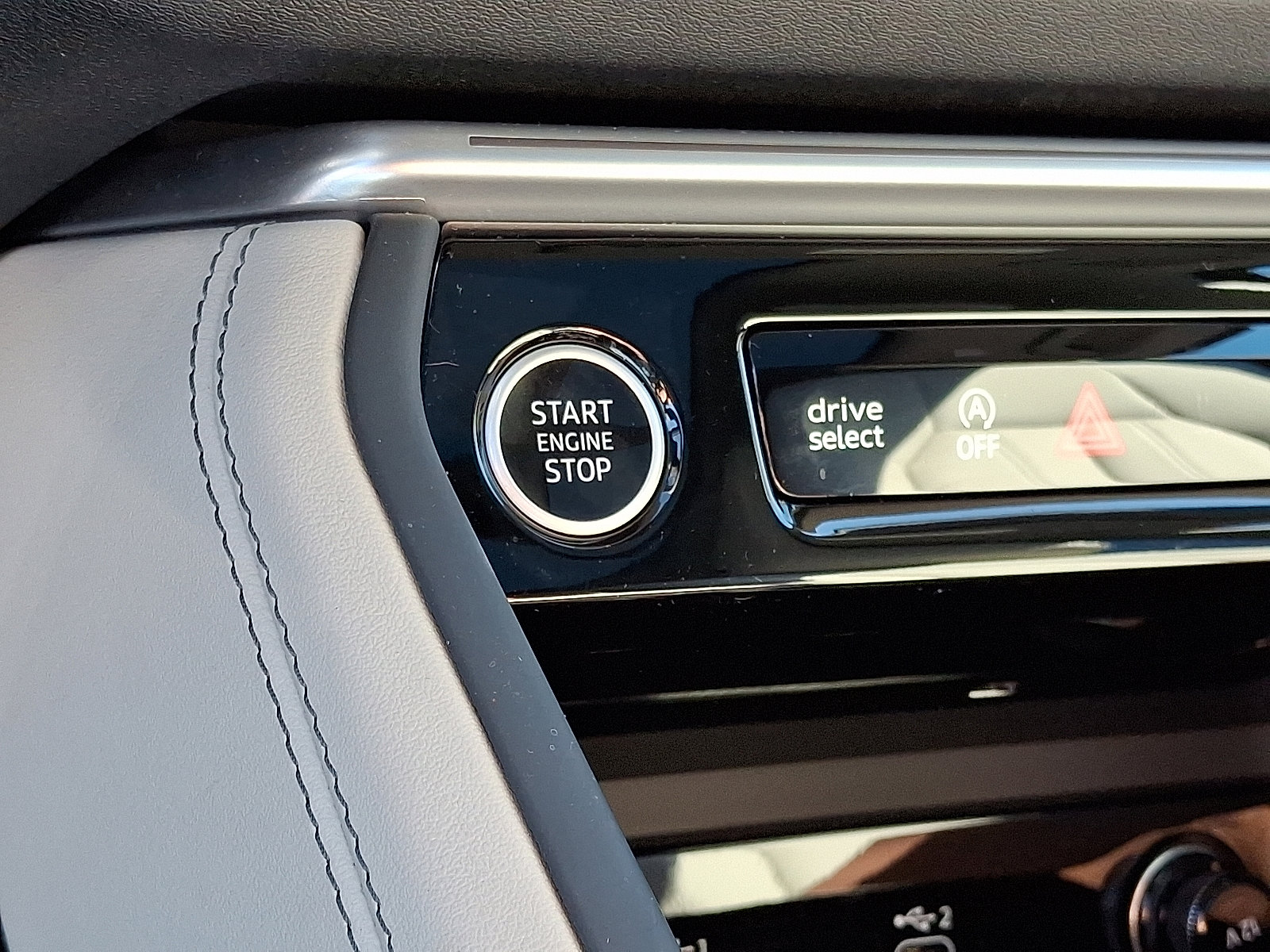 Used 2025 Audi Q5 Premium image 25