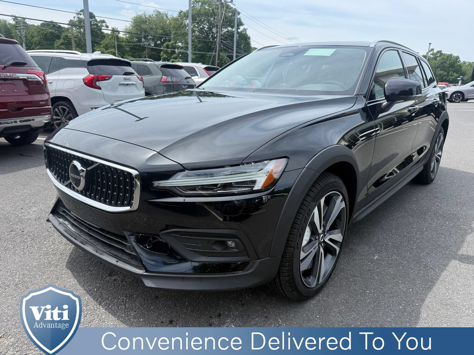 New 2026 Volvo V60 B5 Cross Country Plus w/ Climate Package AWD/4WD image 4
