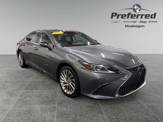 Used 2019 Lexus ES 300h w/ Accessory Package FWD image 1