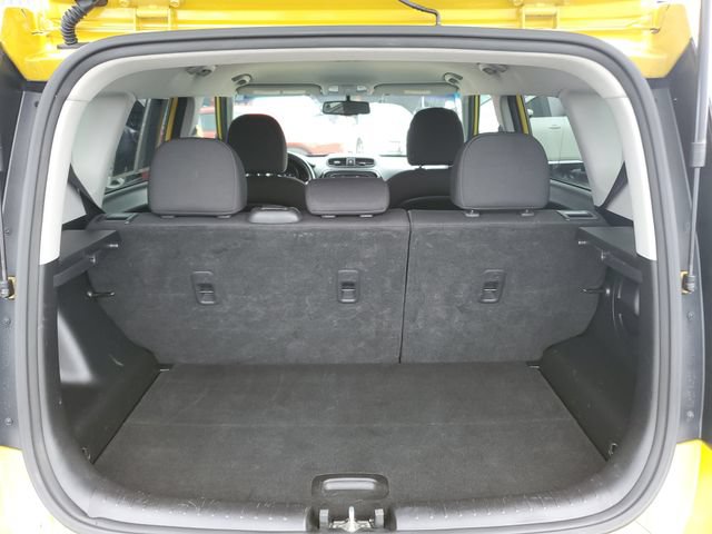 Used 2015 Kia Soul ! FWD image 8