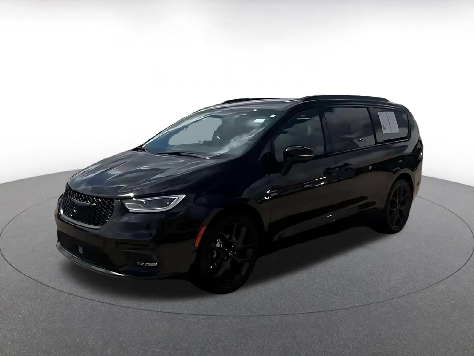 Used 2025 Chrysler Pacifica Limited FWD image 7
