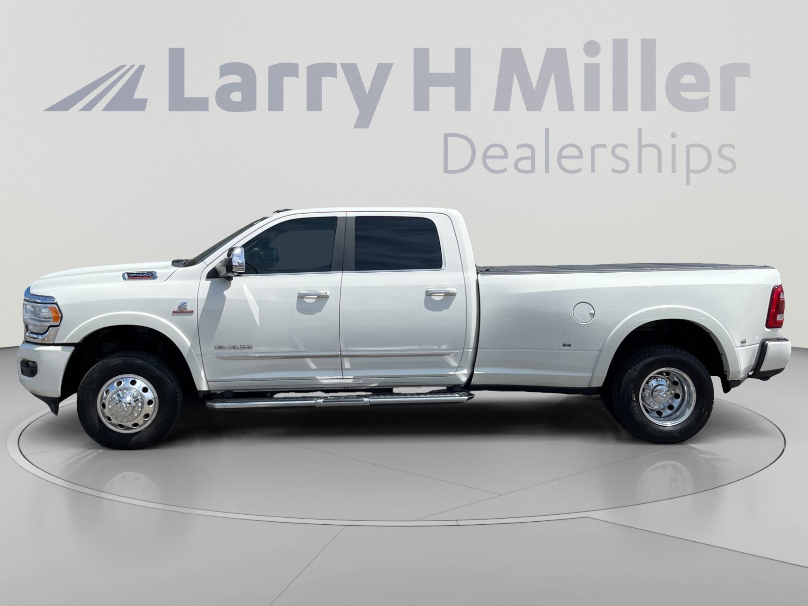 Used 2021 RAM 3500 Limited AWD/4WD image 2