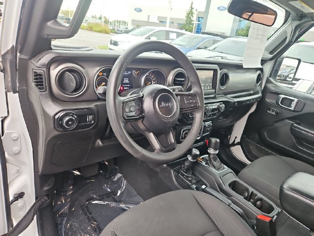 Used 2023 Jeep Wrangler Sport AWD/4WD image 9