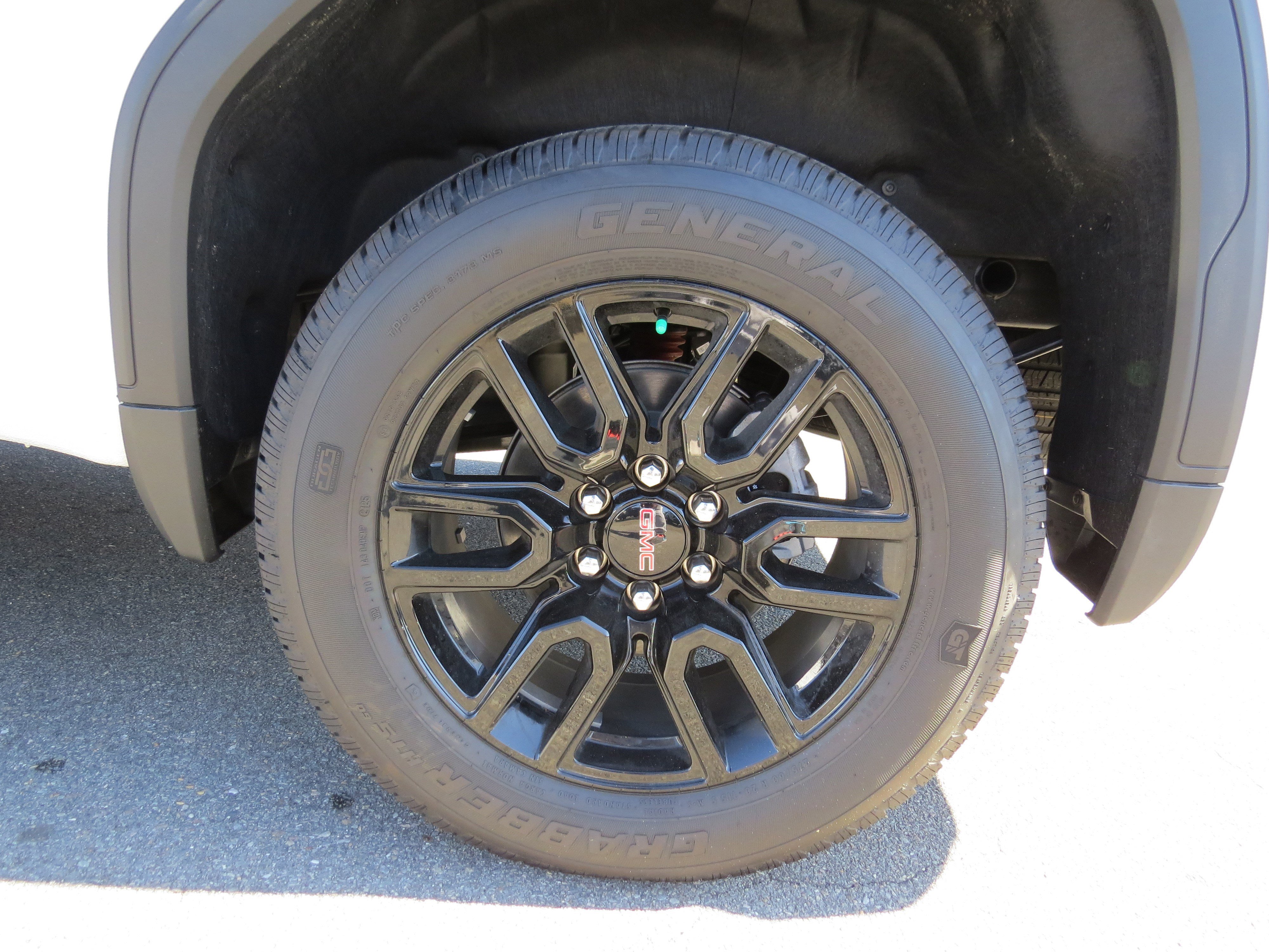 New 2025 GMC Sierra 1500 Elevation w/ Elevation Premium Package image 13