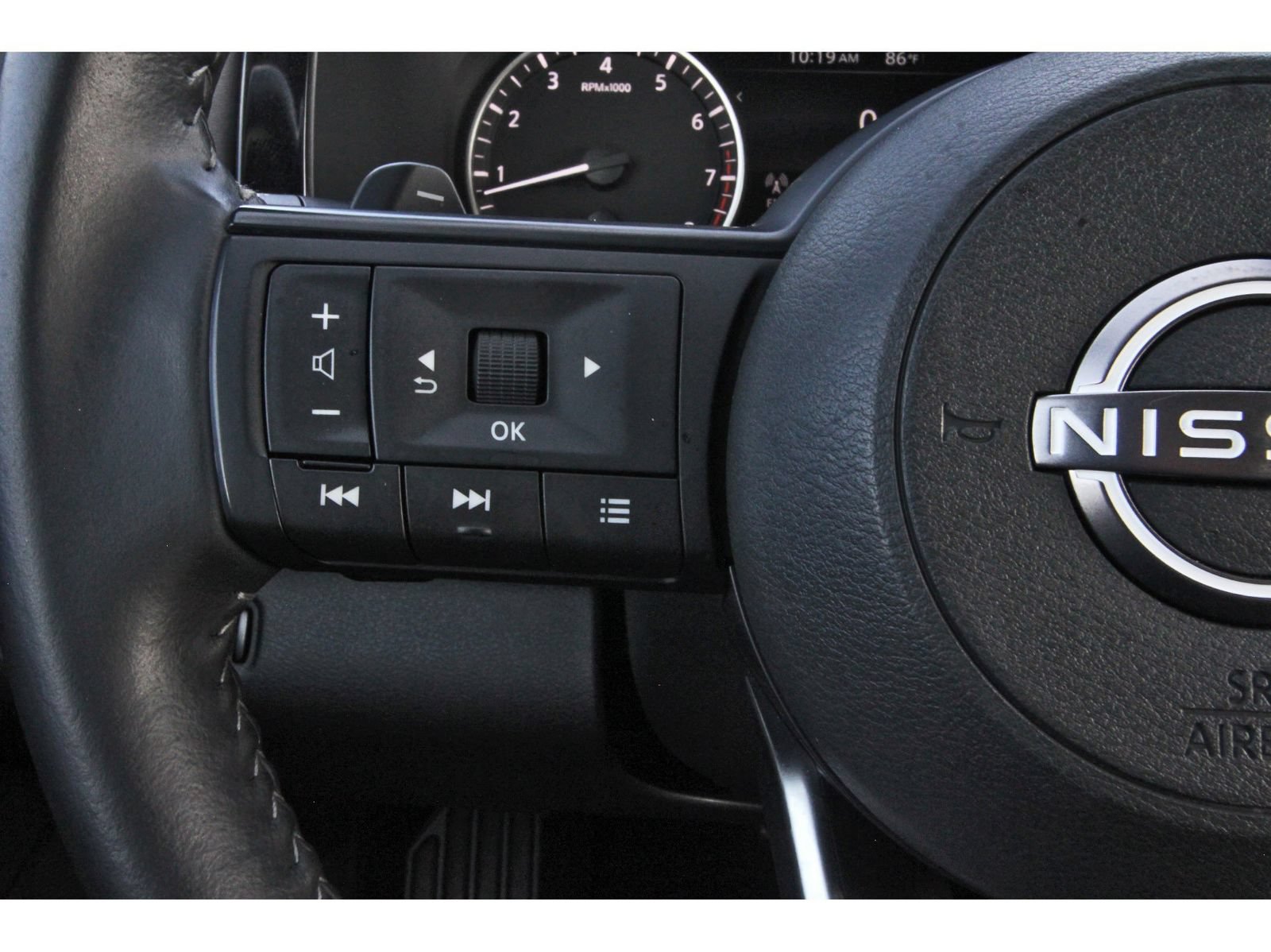 Certified 2025 Nissan Pathfinder SV w/ SV Premium Package FWD image 19