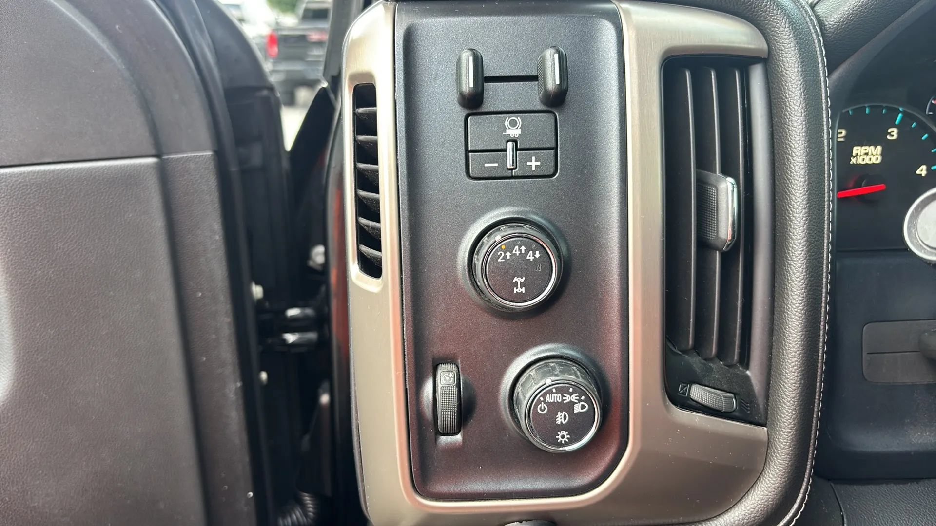 Used 2019 GMC Sierra 3500 Denali AWD/4WD image 22