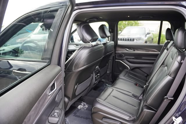Certified 2024 Jeep Grand Cherokee L Limited w/ Black Appearance Package AWD/4WD image 15