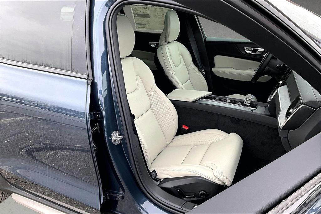 New 2026 Volvo V60 B5 Cross Country Ultra w/ Protection Package Premier image 11