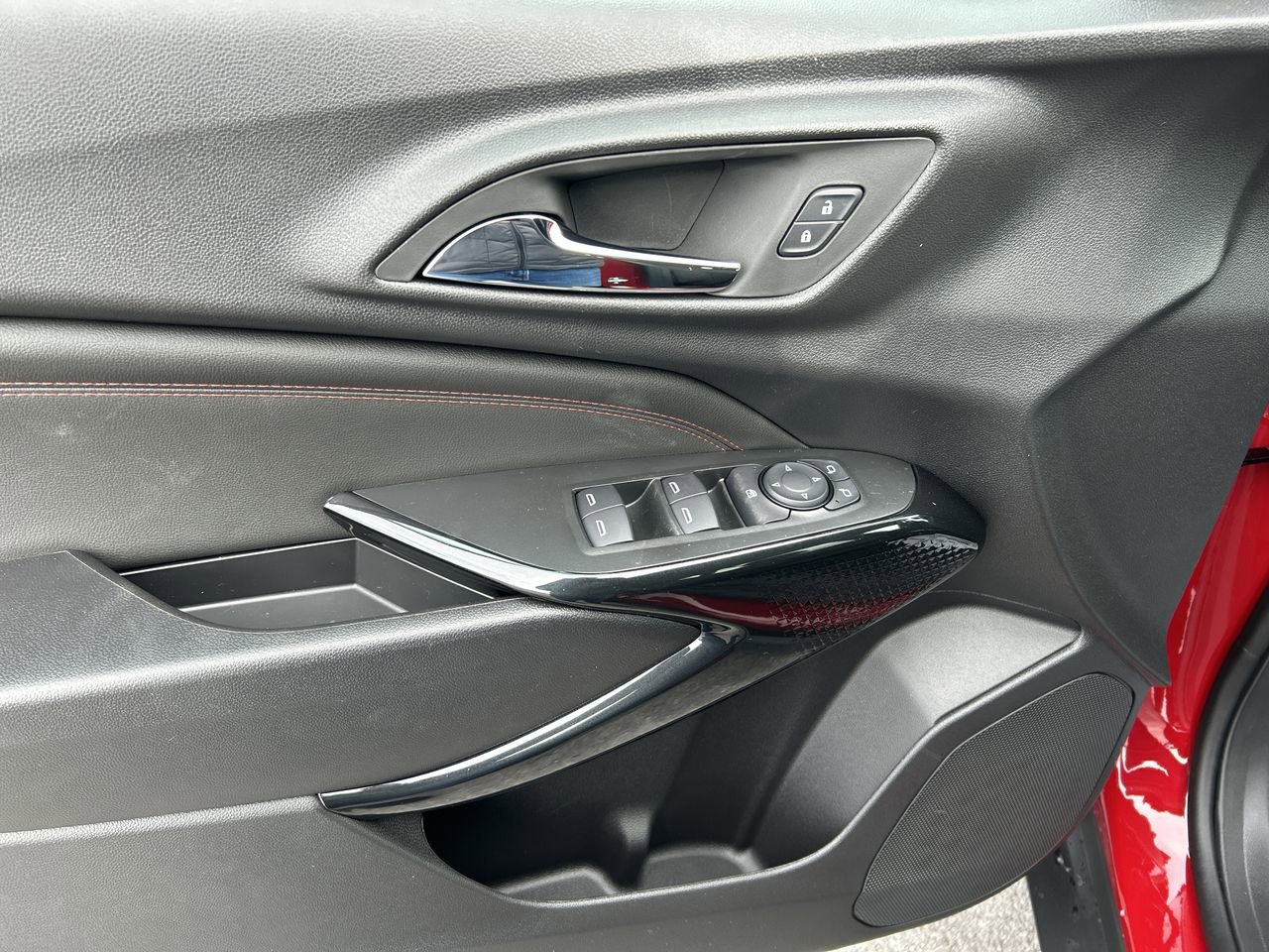 New 2026 Chevrolet Trax RS w/ Sunroof Package image 20