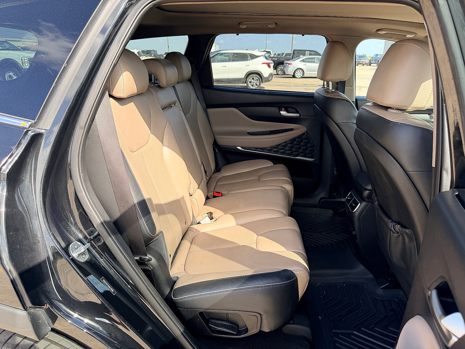 Used 2021 Hyundai Santa Fe SEL w/ Convenience + Premium Package FWD image 14