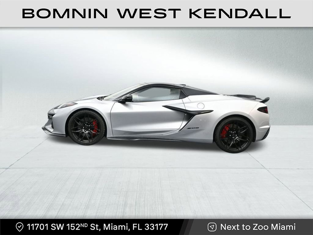 Used 2026 Chevrolet Corvette Z06 w/ Stealth Interior Trim Package image 2