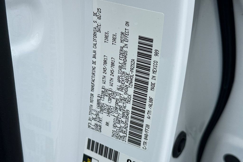 Used 2025 Toyota Tacoma SR5 image 33