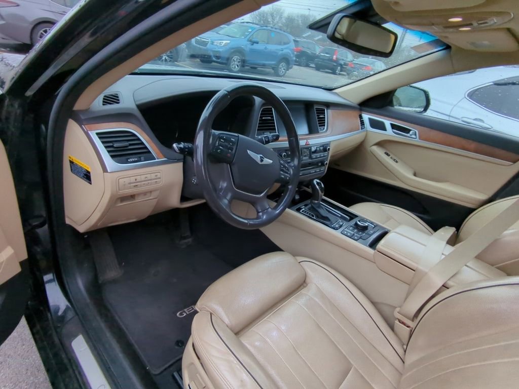 Used 2015 Hyundai Genesis 3.8 w/ Option Group 04 image 7