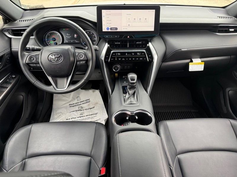 Used 2023 Toyota Venza XLE image 13