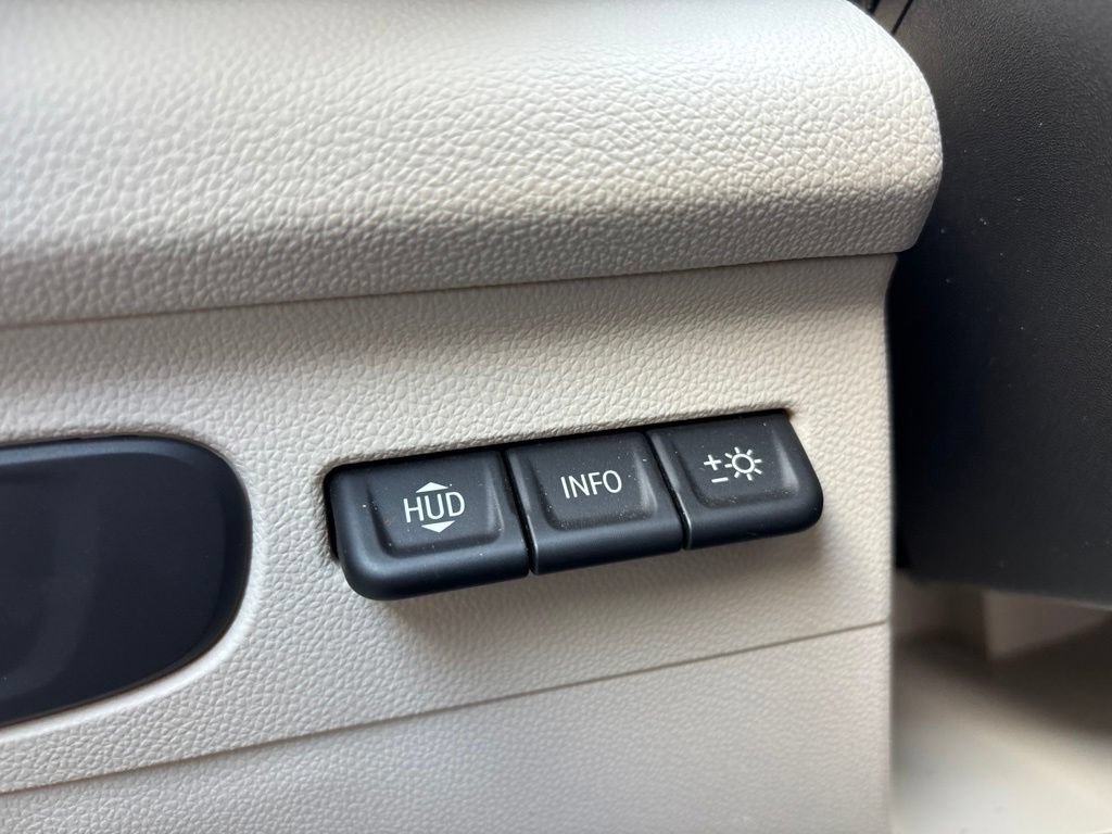 Certified 2022 Buick Envision Avenir w/ Premium Seat Package FWD image 22
