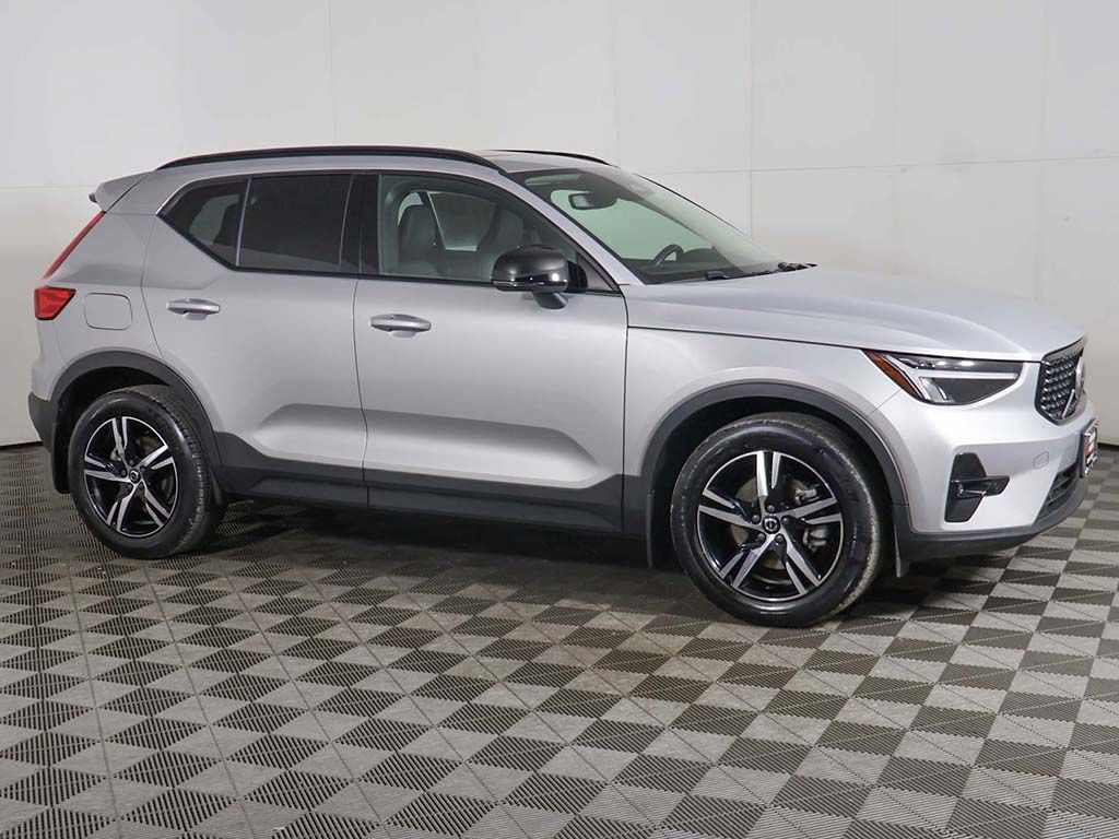 Used 2023 Volvo XC40 B5 Plus w/ Climate Package AWD/4WD image 15