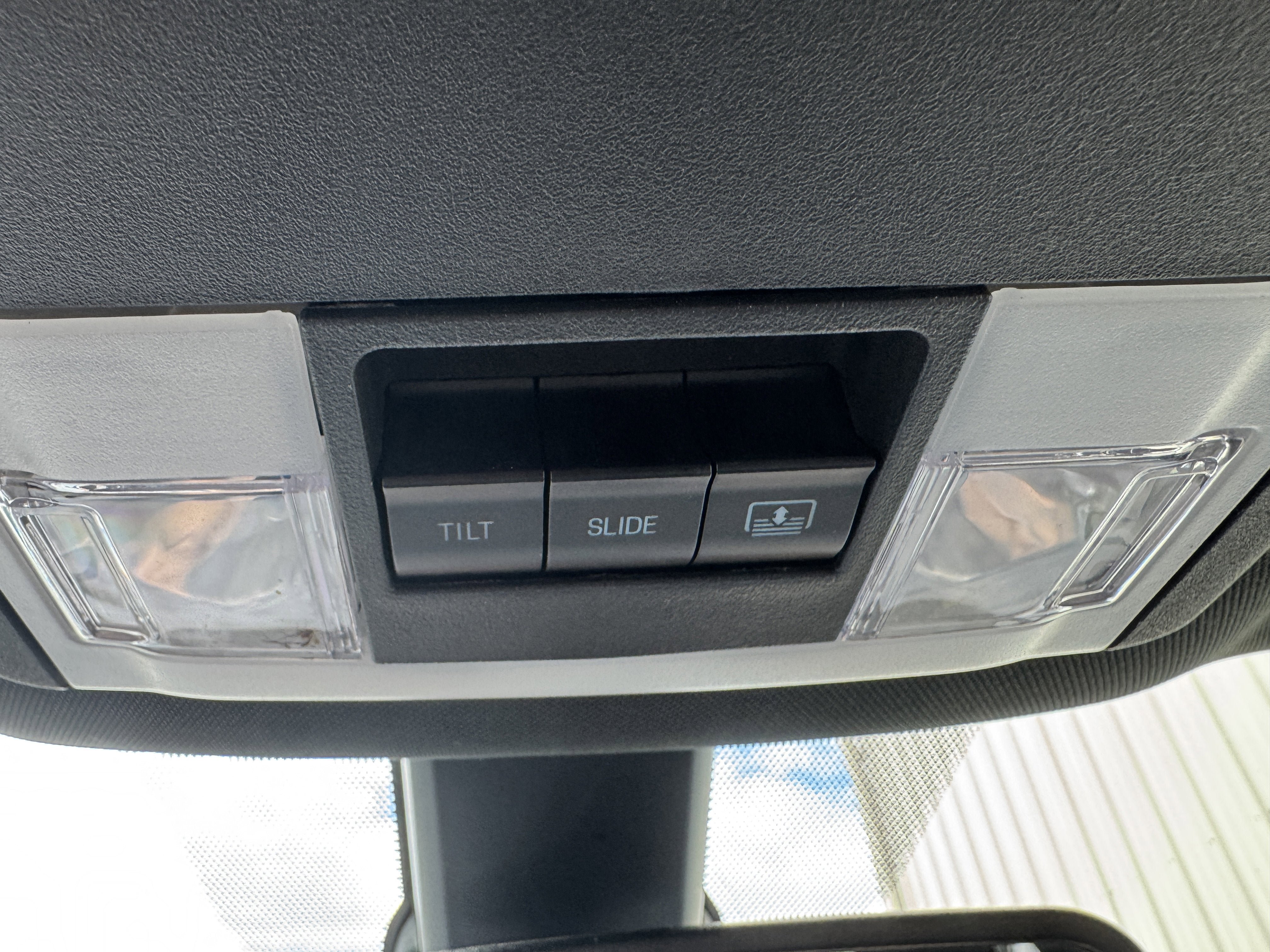 Used 2019 Ford Explorer XLT w/ Equipment Group 202A AWD/4WD image 22